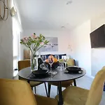 White Shell Apartment Hel