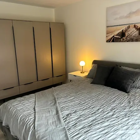 Apartment White Shell