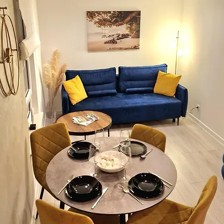 White Shell Apartment *