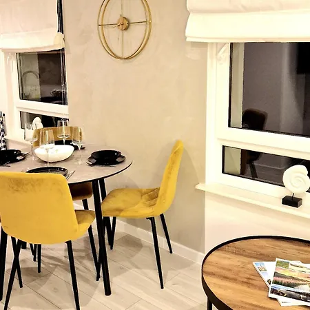 Apartment White Shell Hel