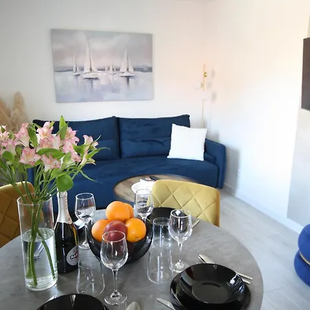 White Shell Apartment Hel
