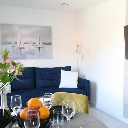 Apartment White Shell *