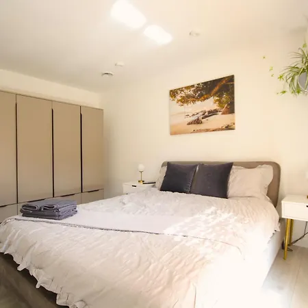 Apartment White Shell *