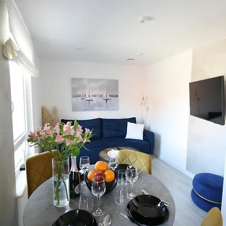 White Shell Apartment Hel